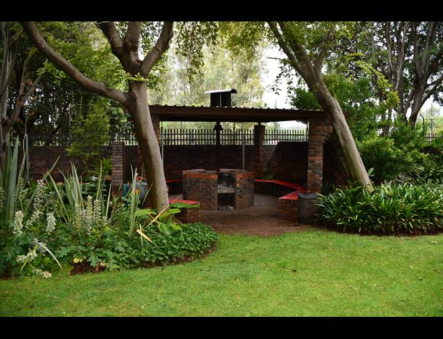 2 BEDROOM APARTMENT BLOCK RENTED IN ELDORAIGNE